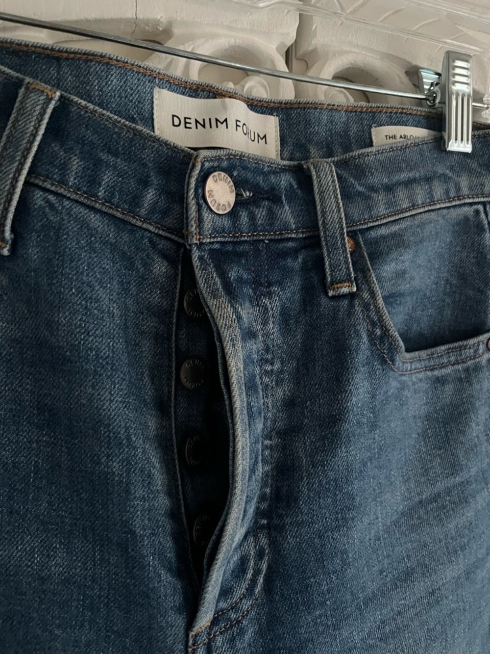 Aritzia Denim Forum The Arlo High Rise Straight Jeans Size 25 Light Wash - Picture 2 of 4